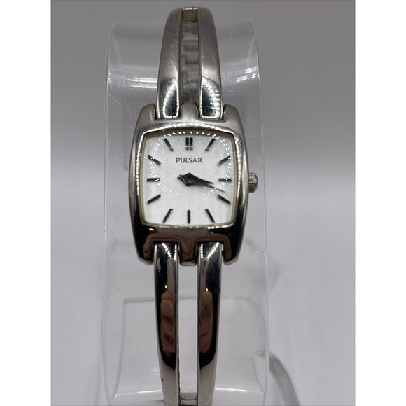 Pulsar Women's Quartz Watch Silver Square Dial- New Battery - Picture 1 of 6